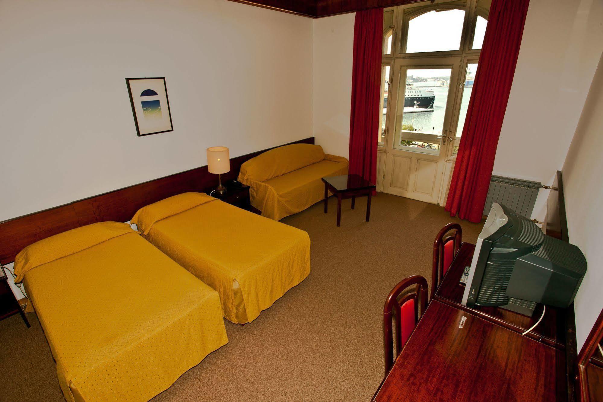 Guest House Hotel Riviera Пула Екстериор снимка